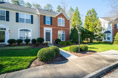 View of front of house featuring a front yard