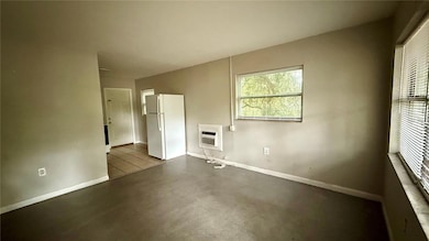 213 Dr Martin Luther King jr Ave, Wildwood, FL 34785 - photo 3