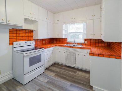 1410 Merrill St-110