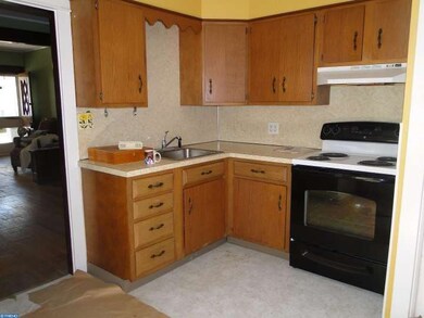 174 W Centre St, Woodbury, NJ 08096 - photo 5