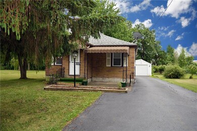EXTRA LARGE LOT and SUPER LONG DRIVEWAY!