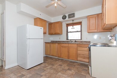007 kitchen - IMG_2609