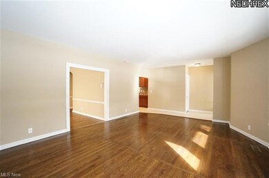 3305 Euclid Heights Blvd, Cleveland, OH 44118 - photo 4