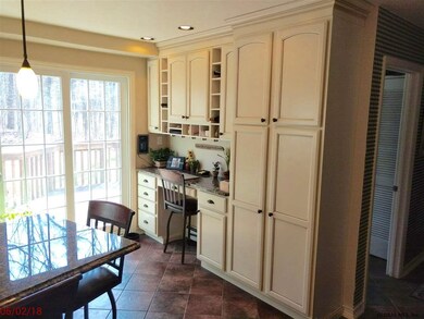 17 Dutchess Ct, Saratoga Springs, NY 12866 - photo 5