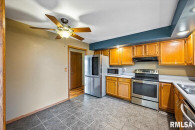 5522 N Ramblewood Ct, Peoria, IL 61615 - photo 7