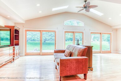 10 Forge Ct, Marlboro, NJ 07746 - photo 4