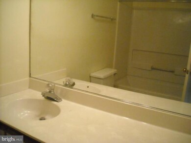 14020C Grumble Jones Ct, Centreville, VA 20121 - photo 4