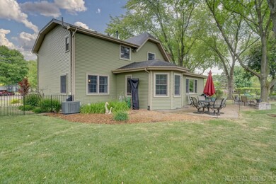 893 Sumter Ct, Naperville, IL 60540 - photo 3