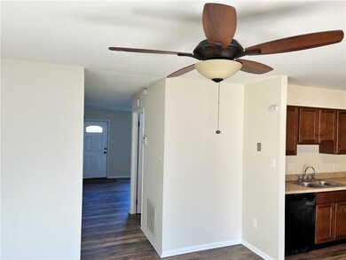 30 Eisenhower Cir, Whitehall, PA 18052 - photo 6