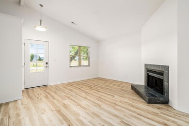 2464 Billingsley Rd, Columbus, OH 43235 - photo 7