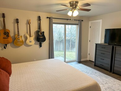 1644 SE Riviera Dr, Bend, OR 97702 - photo 7