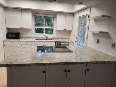 526 Azalea Ln unit 530, Vero Beach, FL 32963 - photo 4