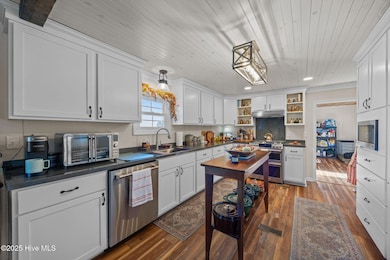 600 Colonial Beach, Columbia, NC 27925 - photo 5