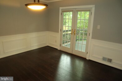 1504 Red Oak Dr, Silver Spring, MD 20910 - photo 3