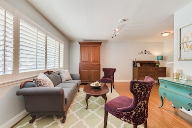 2318 Cheshire Ln, Houston, TX 77018 - photo 5