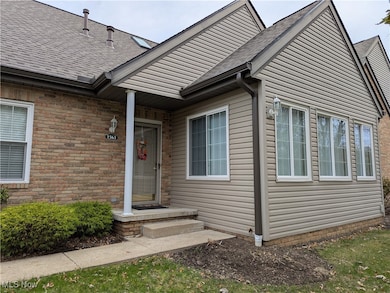 1563 Cambridge Ave SW, North Canton, OH 44709 - photo 2