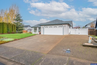 1138 SW Bryson St, Dallas, OR 97338 - photo 2