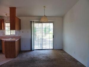 023-264936 Dining area