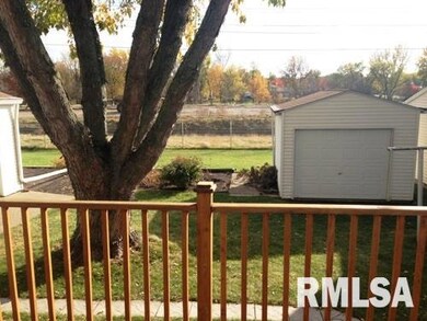 2151 W 34th St, Davenport, IA 52806 - photo 3