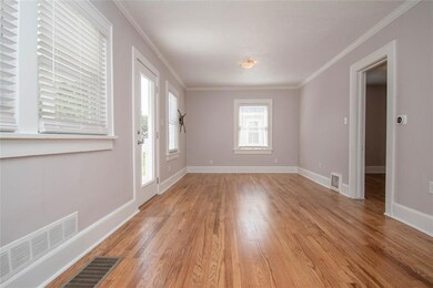 2214 36th St, Des Moines, IA 50310 - photo 6