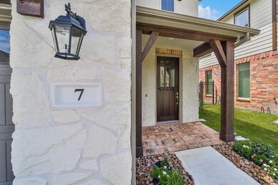 7 Ancestry Stone Place, the Woodlands, TX 77354 - photo 2