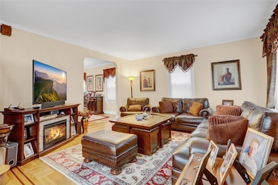 2445 Yates Ave, Bronx, NY 10469 - photo 6