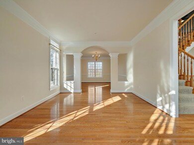 15436 Symondsbury Way, Upper Marlboro, MD 20774 - photo 3