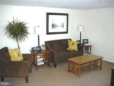 225 S Line St, Lansdale, PA 19446 - photo 3