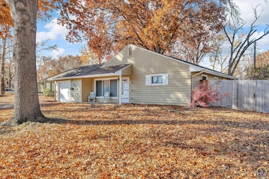 4008 SW 28th Terrace, Topeka, KS 66614 - photo 4