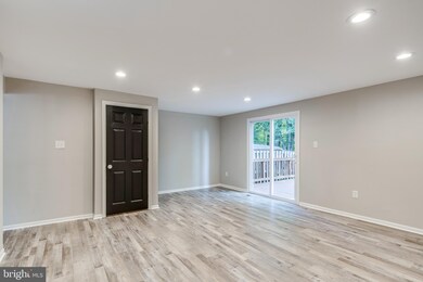 9513 Donnan Castle Ct, Laurel, MD 20723 - photo 5