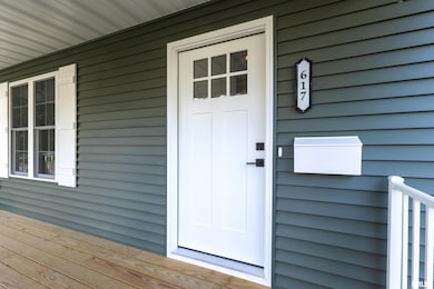 617 W 13th St, Davenport, IA 52803 - photo 2