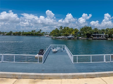 4710 Pine Tree Dr unit 26, Miami Beach, FL 33140 - photo 6