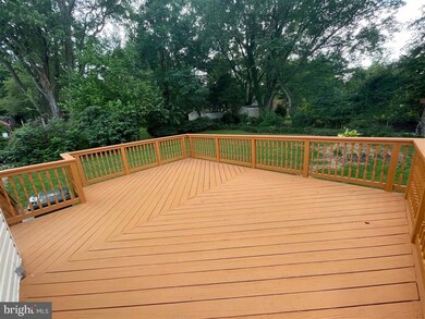 1934 Mcfall St, McLean, VA 22101 - photo 6