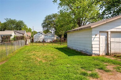 2906 Mahaska Ave, Des Moines, IA 50317 - photo 5