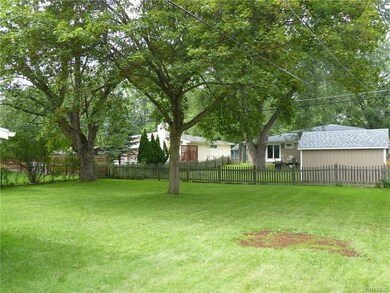 744 Deerfield Dr, North Tonawanda, NY 14120 - photo 4