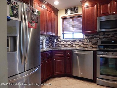 82 Arrowood Ct unit 594, Staten Island, NY 10309 - photo 3