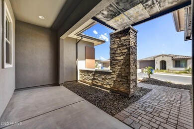 04) FRONT PATIO