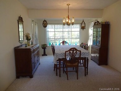 127 Atwood Dr, Hendersonville, NC 28792 - photo 3