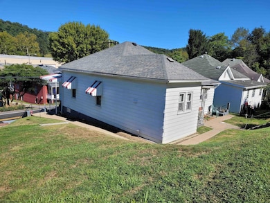 376 Simpson St, Clarksburg, WV 26301 - photo 3