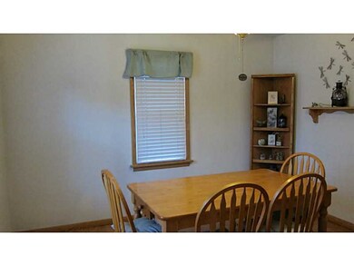 612 Zephyr Ave, Erie, PA 16505 - photo 5