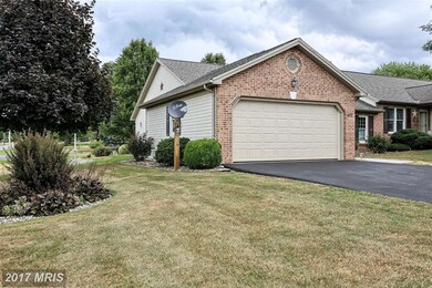 407 Deborah Ct, Chambersburg, PA 17201 - photo 2