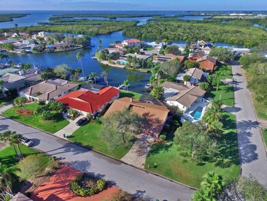 33 Yawl Dr Cocoa Beach, FL 32931