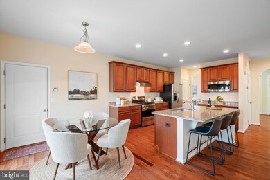 16606 Space More Cir, Woodbridge, VA 22191 - photo 4