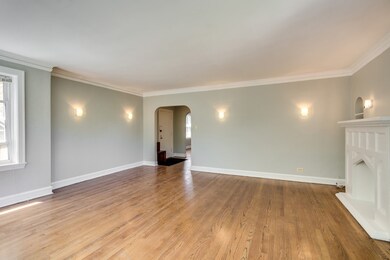 6126 N Washtenaw Ave, Chicago, IL 60659 - photo 5