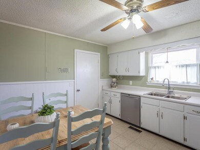 416 Forrest Dr. MLS-18.jpg