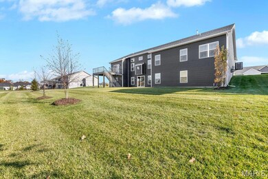 209 Woodhurst Dr, Wentzville, MO 63385 - photo 6