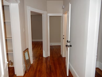 3Hallway-Landing