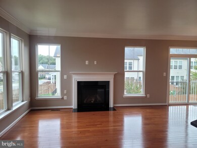 12037 Lake Dorian Dr, Bristow, VA 20136 - photo 6