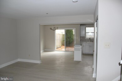 1006 Barnesbury Ct, Capitol Heights, MD 20743 - photo 3