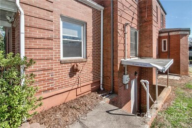 315 Walnut St, Statesville, NC 28677 - photo 5